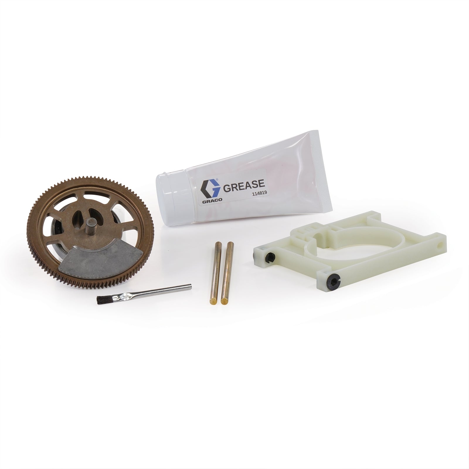 Graco Gear 820 spray accessory kit with various spray tips and tools for professional painting and coating projects.